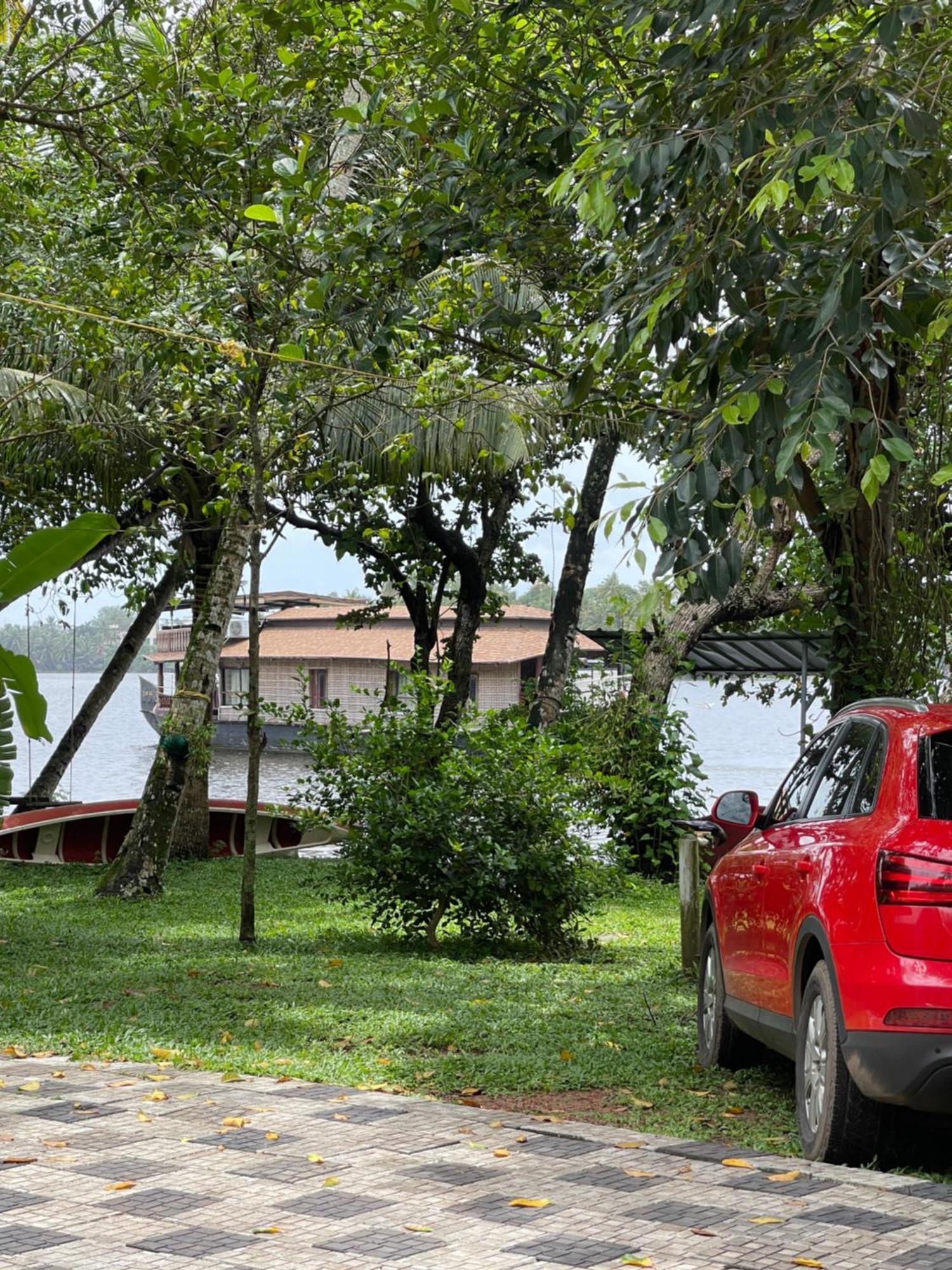 Ashtamudivillas Kollam Exterior foto